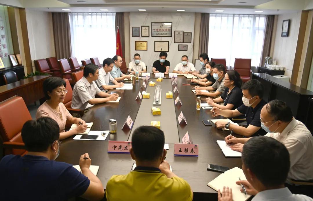 “賽場選馬”激活一池春水 “選賢任能”迸發干事激情——蘇鹽集團黨委深化改革全面推行干部公開選任機制