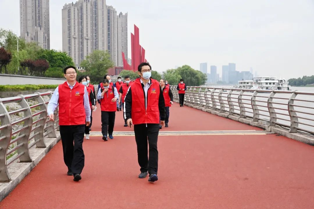蘇鹽集團舉辦慶“五?一”健步走，代“鹽”健康生活團建活動