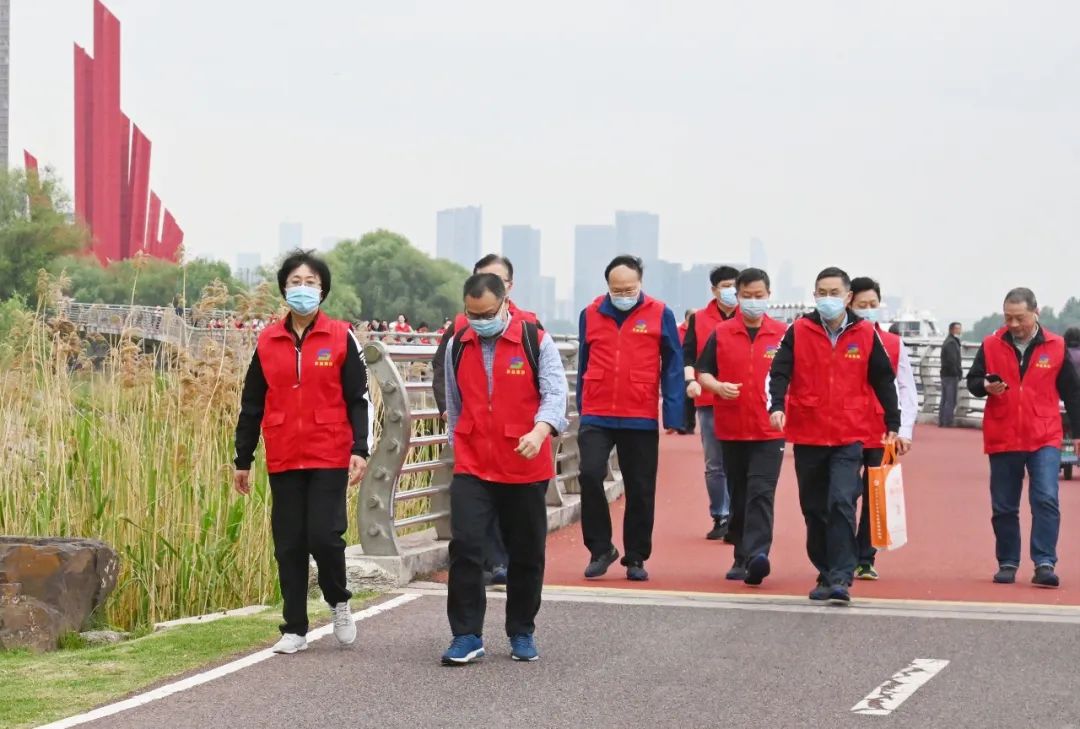 蘇鹽集團舉辦慶“五?一”健步走，代“鹽”健康生活團建活動