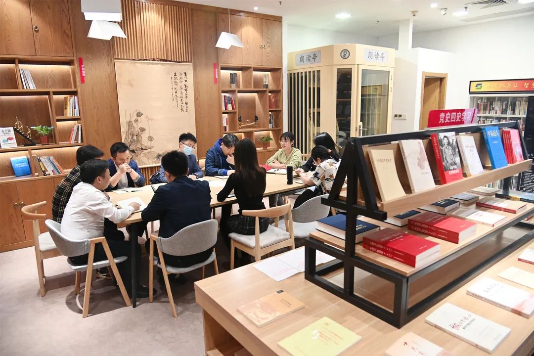 蘇鹽集團(tuán)團(tuán)委組織團(tuán)員青年收聽收看慶祝中國(guó)共產(chǎn)主義青年團(tuán)成立100周年大會(huì)熱議習(xí)近平總書記重要講話