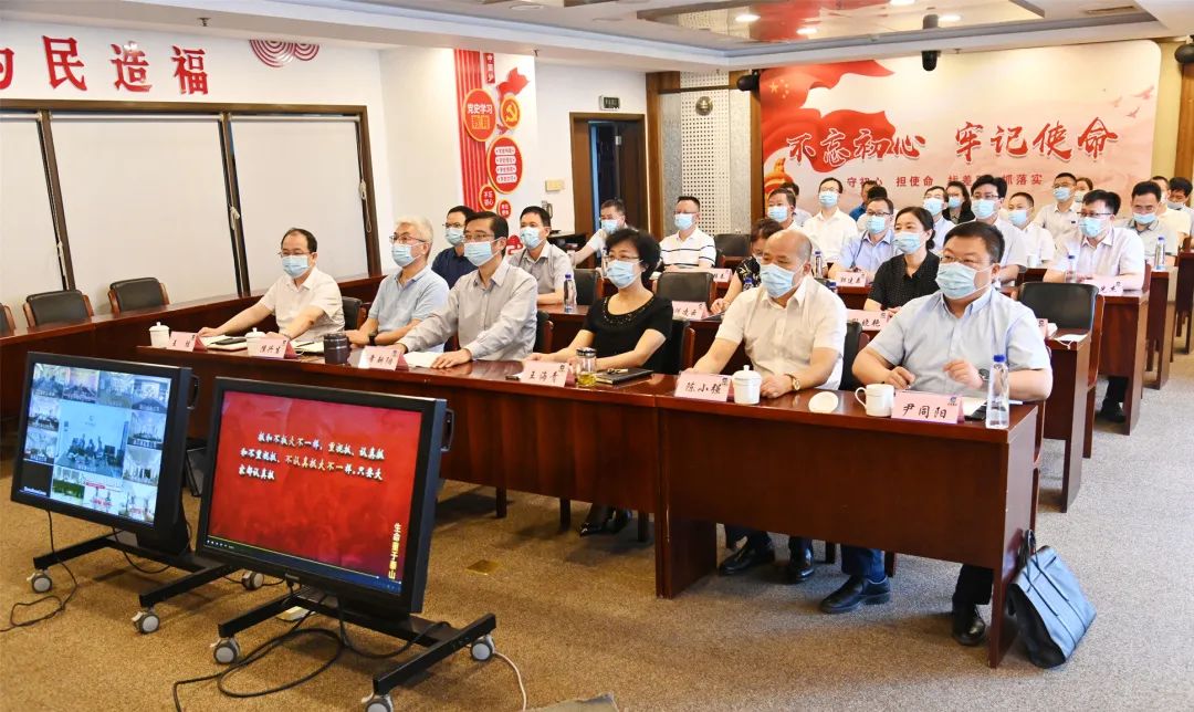 蘇鹽集團黨委召開理論學習中心組安全生產專題學習會暨“安全生產月”動員部署會