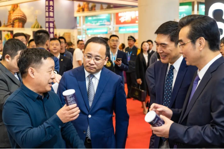 “淮鹽”精彩亮相第六屆中國(淮安)國際食品博覽會、金秋經貿洽談會 “淮鹽”精彩亮相第六屆中國(淮安)國際食品博覽會、金秋經貿洽談會
